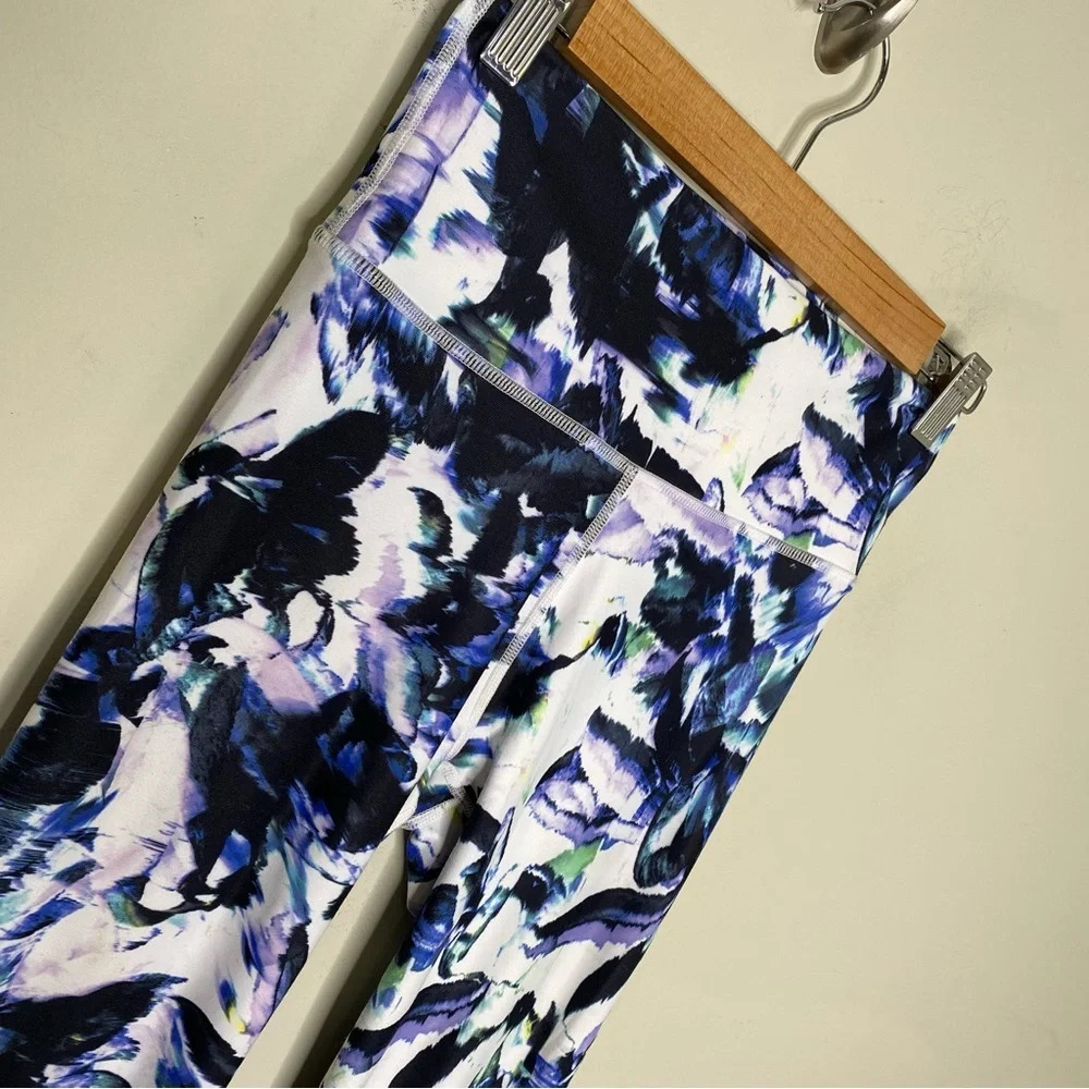 Fabletics Abstract Print Define Powerhold High Waisted Stirrup Legggings Size XS - Picture 3 of 10